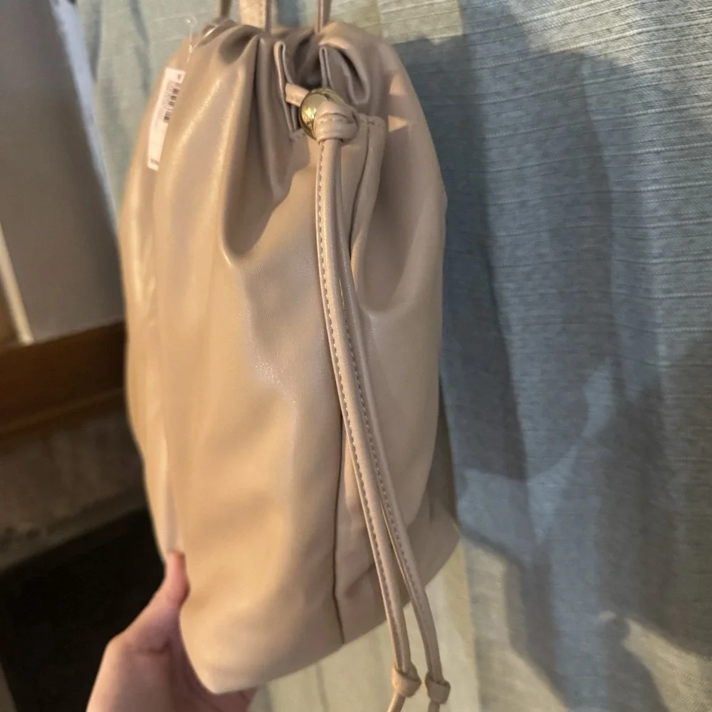 NWT Victoria's Secret Slouchy Satchel Taupe Purse Handbag Gold Detail Tassel‎